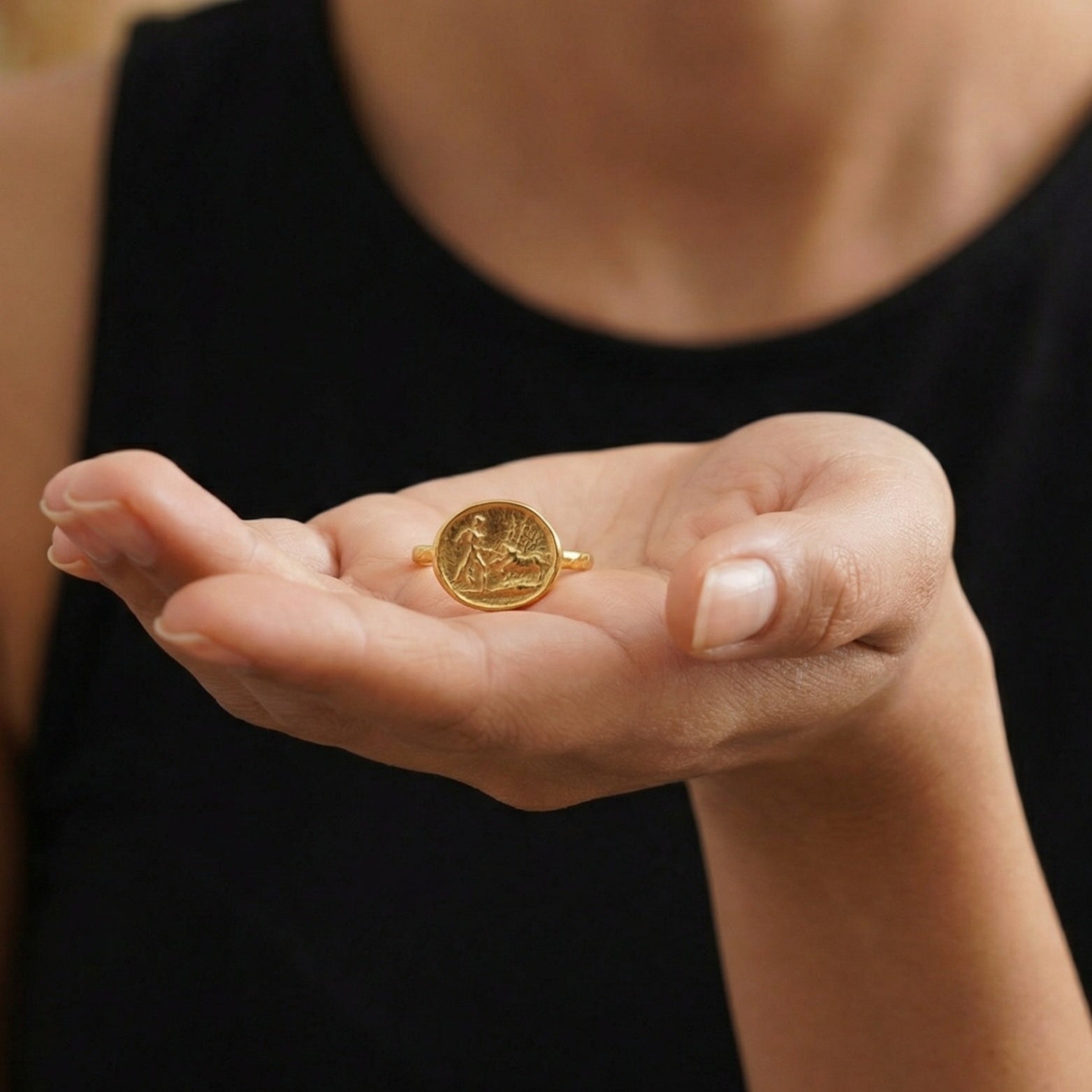 925 sterling silver lion hunter ring, authentic Turkish craftsmanship, symbol of strength
