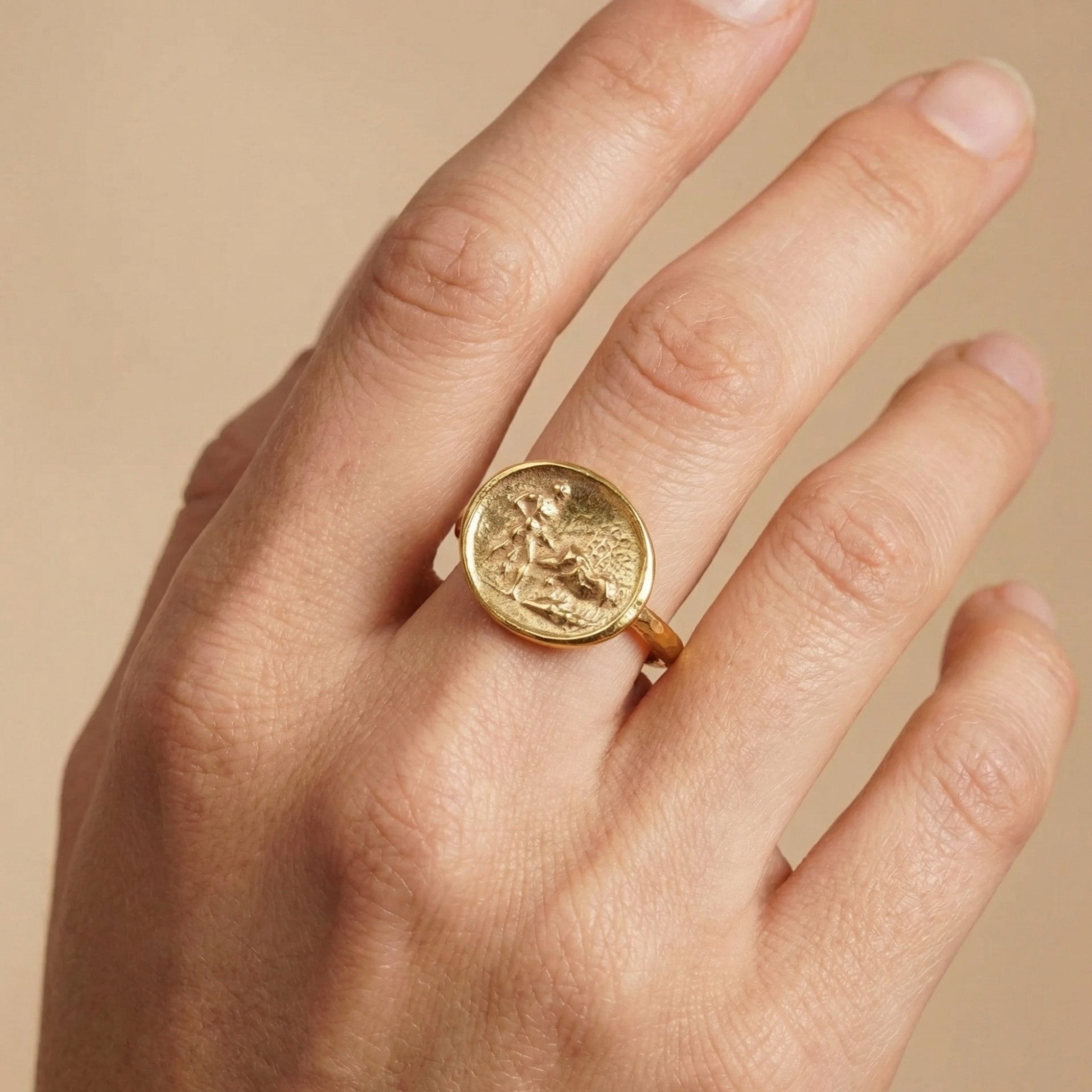 Lion hunter ring detail, ancient Roman inspired design, handmade Turkish jewelry gift
