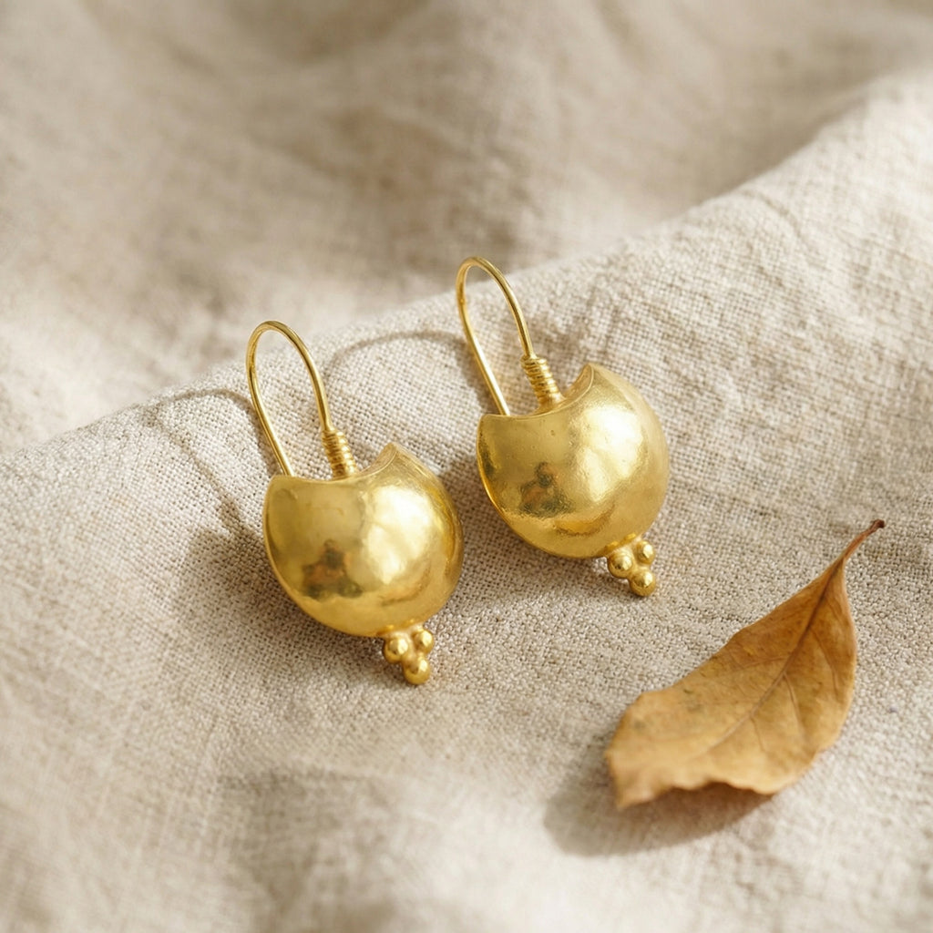 Elegant dangle earrings featuring ancient bag design, timeless Turkish artisan craftsmanship by Sultan Yılmaz
