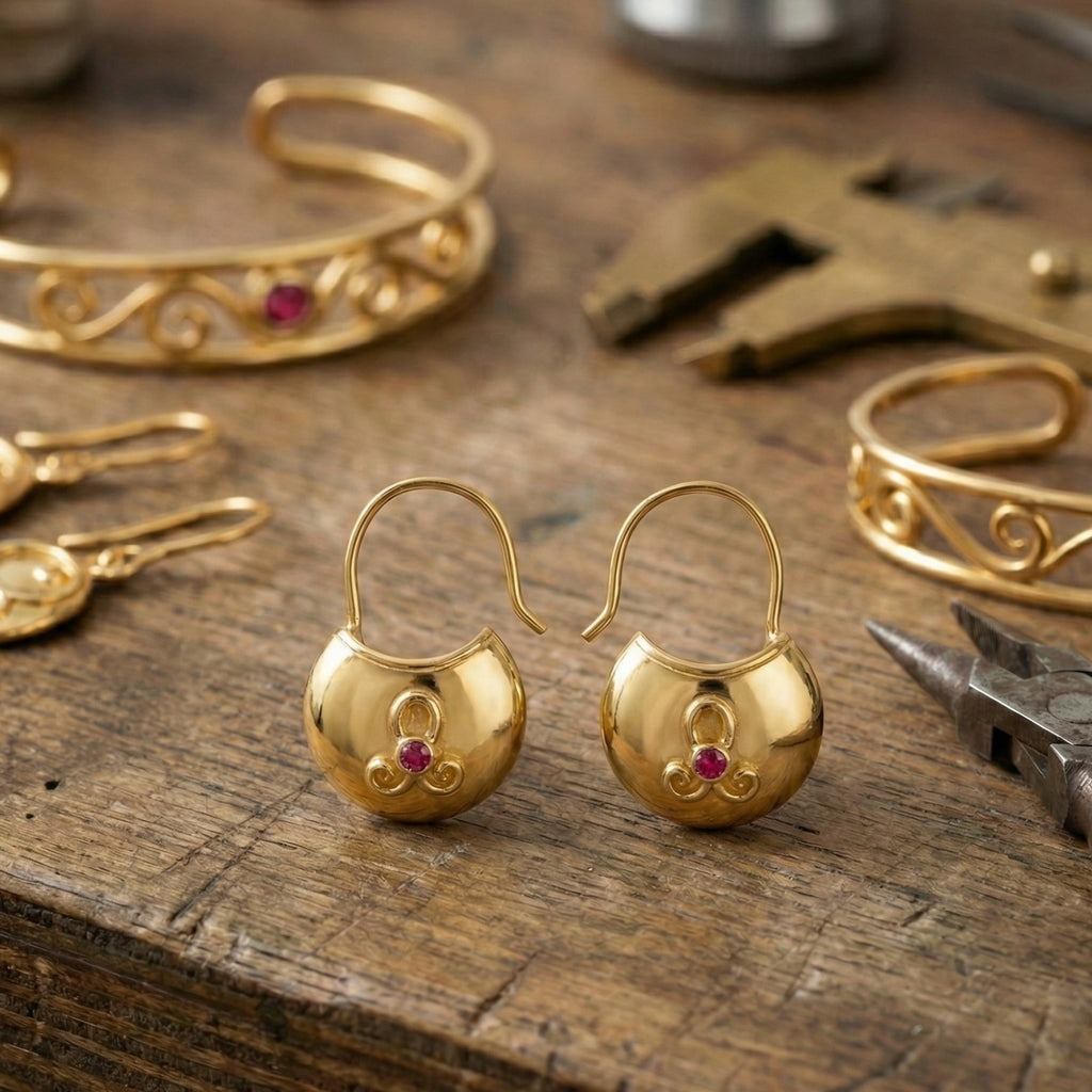 Close-up of pink topaz bag earrings with 925 silver and 24k gold plating, handmade designer jewelry from AtelierSultan Bodrum
