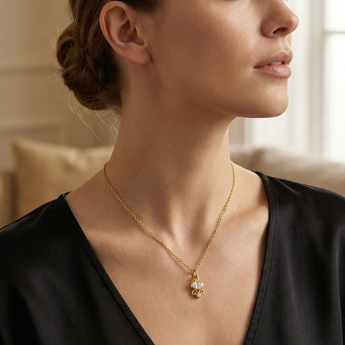 White topaz gemstone necklace detail, 925 silver chain with natural stone, handcrafted Turkish jewelry by Sultan in Bodrum atelier